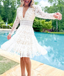 Vestido curto de renda Willow